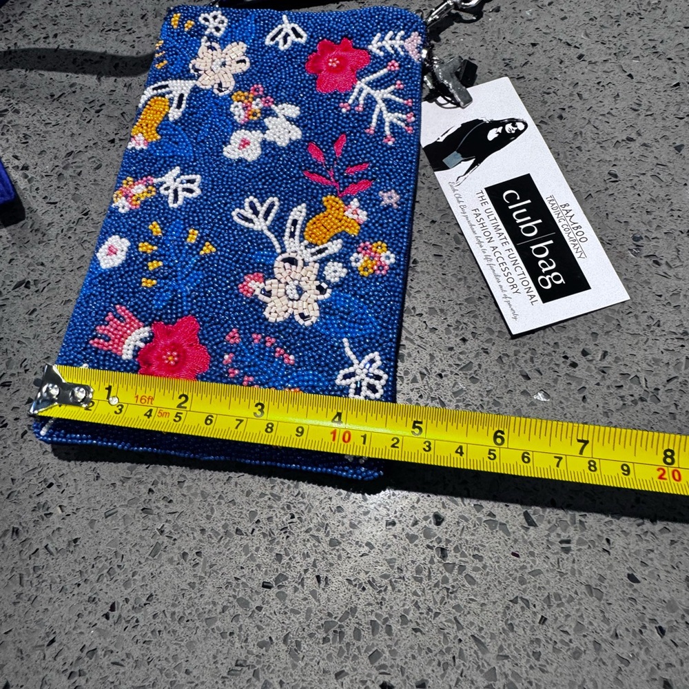 Tupperware Purple Beaded Wristlet with Blue Interior - Picture 3 of 6